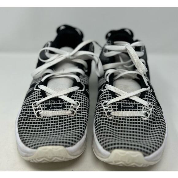 Nike Men\'s LeBron‎ James Witness 7 Black White Basketball Shoes Size 11.5
